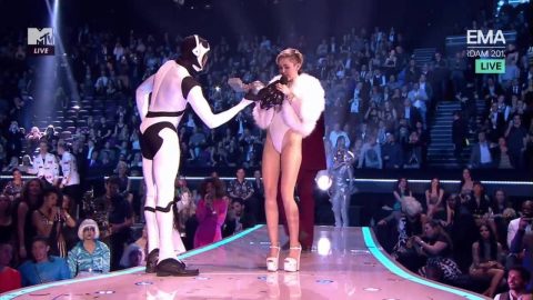 Miley Cyrus MTV EMA 1