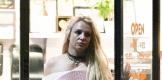 Britney Spears Braless And Shows Her Tits In Oxnard 2