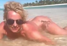 Britney Spears Nude And Showing Bare Ass At The Beach 14
