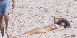 Jessica Alba In A Bikini At The Beach 1