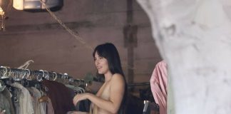 Scout Willis Is Topless While Trying On Clothes In La 29