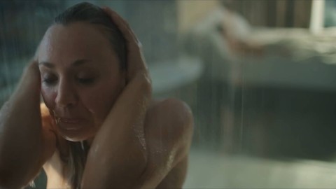 Kaley Cuoco Sexy The Flight Attendant S01e01 2020 06