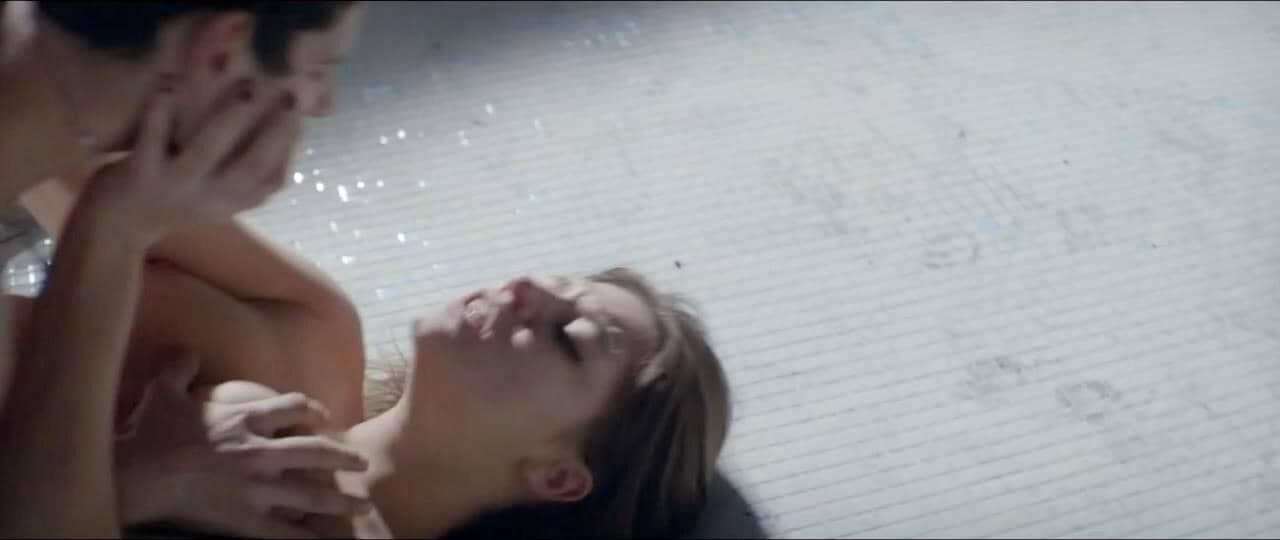 Naked Adele Exarchopoulos explicit photo Naked Adele Exarchopoulos explicit photo