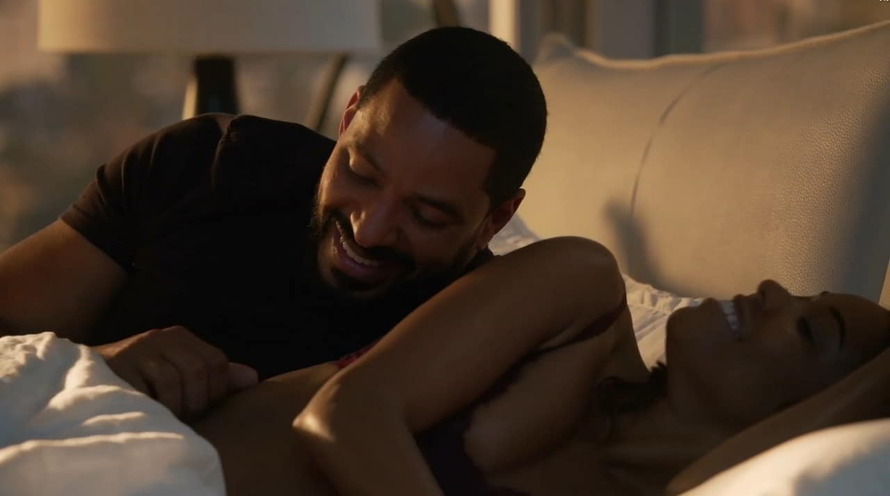 Gabrielle Union cleavage movie scene 2019 Gabrielle Union cleavage movie scene 2019