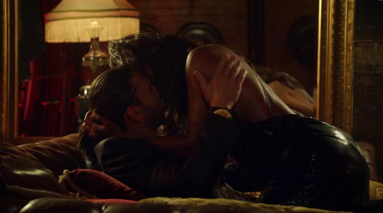 Gabrielle Union nude scene in L.A.'s Finest - S01 Gabrielle Union nude scene in L.A.'s Finest - S01