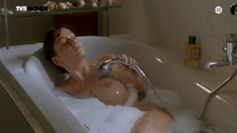 Giovanna Mezzogiorno Nude Au secours jai 30 ans 2004 2