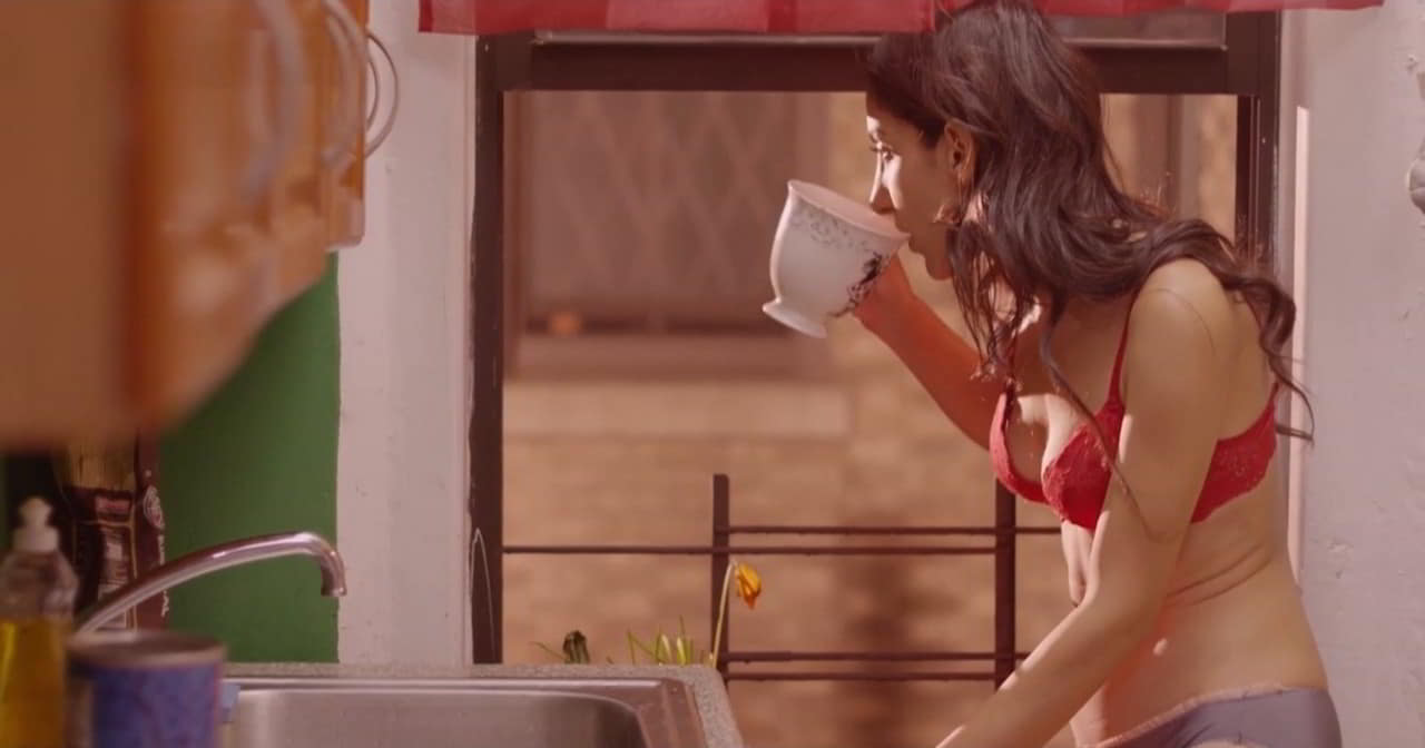 Saman Giraud cleavage movie scene 2014 Saman Giraud cleavage movie scene 2014