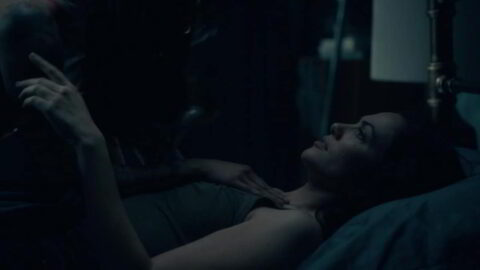 Kate Siegel Sexy Levy Tran Sexy The Haunting of Hill House S01E10 2018 6