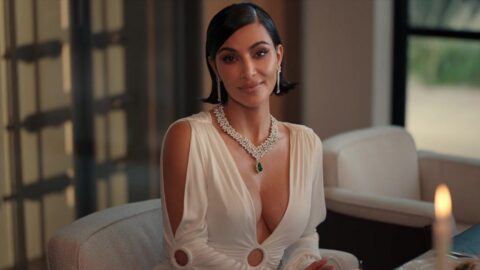 Kim Kardashian Sexy Jessica Simpson Sexy Niecy Nash Sexy Teyana Taylor Sexy Alls Fair S01E01 03 2025 01