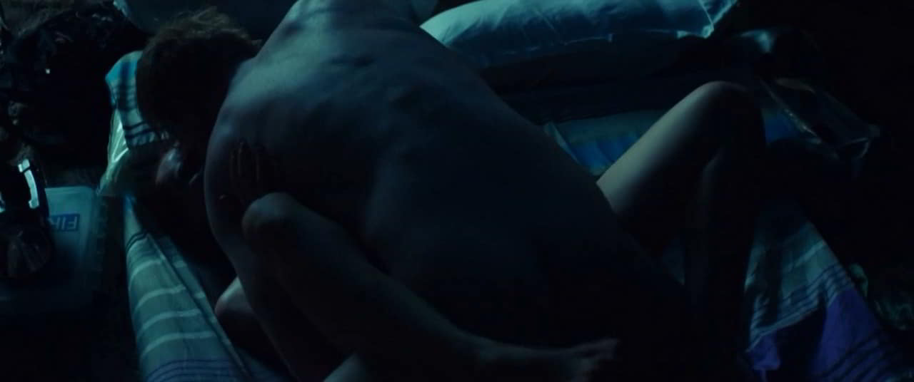 Sina Wilke nude scene in Naiwan Sina Wilke nude scene in Naiwan
