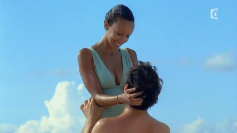 Sonia Rolland Sexy Affaires etrageres S01E01 2010 4