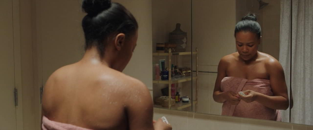 Chante Adams cleavage movie scene 2021 Chante Adams cleavage movie scene 2021