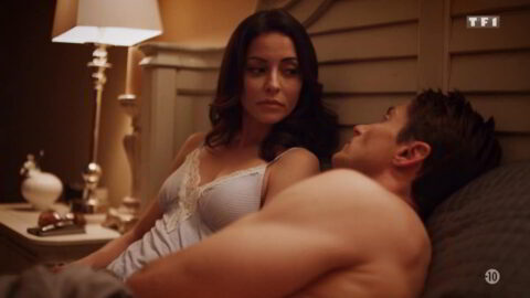 Emmanuelle Vaugier Sexy - Stranger In The House (2016)