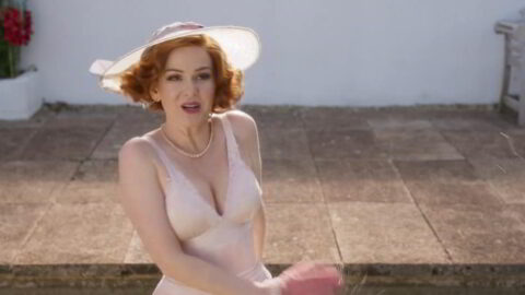 Isla Fisher Sexy Blithe Spirit 2020 09