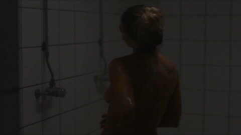 Lauira Auclair Nude Frerots S01E09 2021 5