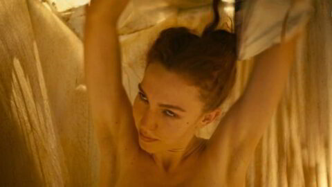 Linda Lapinsh Sexy Igra na vyzhivanie S02E07 2022 2