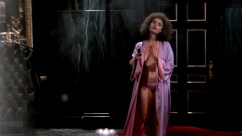 Mary Elizabeth Mastrantonio Sexy Scarface 1983 5