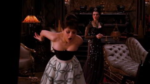 Mila Kunis Sexy - Oz the Great and Powerful (2013)