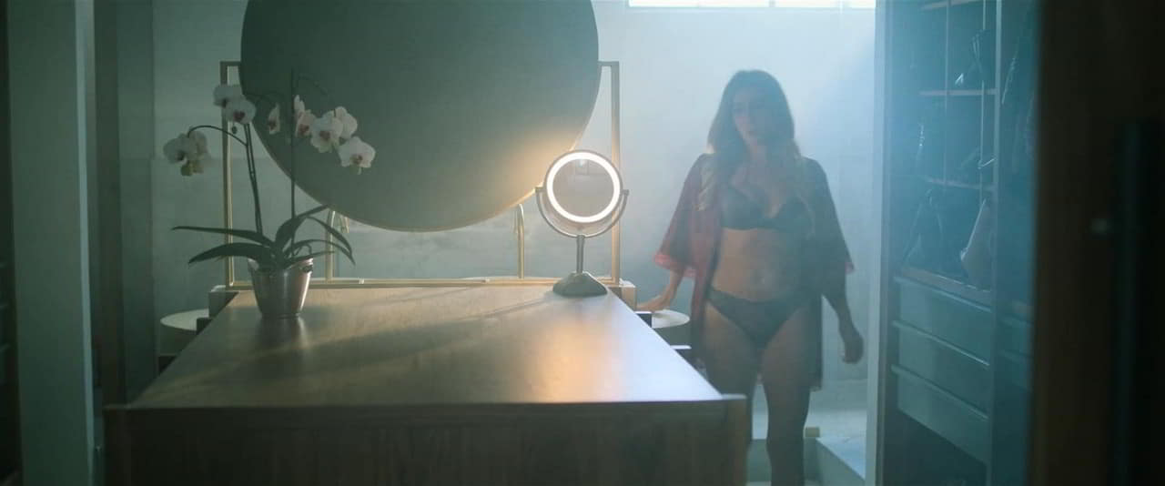 Veronica Orozco bare butt in Out Loud - S01 Veronica Orozco bare butt in Out Loud - S01