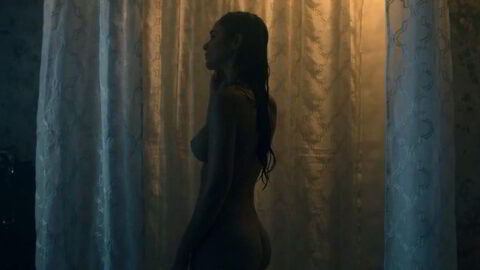 Alicia Sanz Nude En Brazos de un Asesino 2019 01