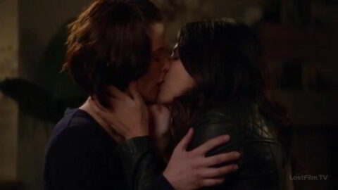 Chyler Leigh Sexy Floriana Lima Sexy Supergirl S02E08 2016 5