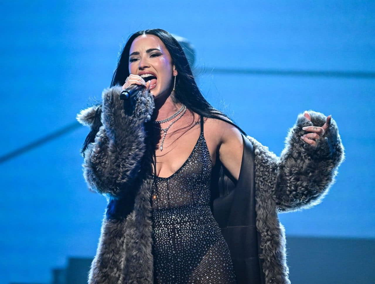 Watch Demi Lovato Rockin’ Eve Performance New York December 2025 naked video Watch Demi Lovato Rockin’ Eve Performance New York December 2025 naked video