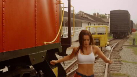 Jillian Murray Sexy, Mekia Cox Sexy - The Squeeze (2015)