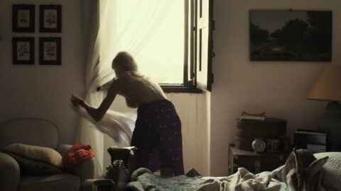 Liz Solari Nude Sei mai stata sulla luna 2015 4