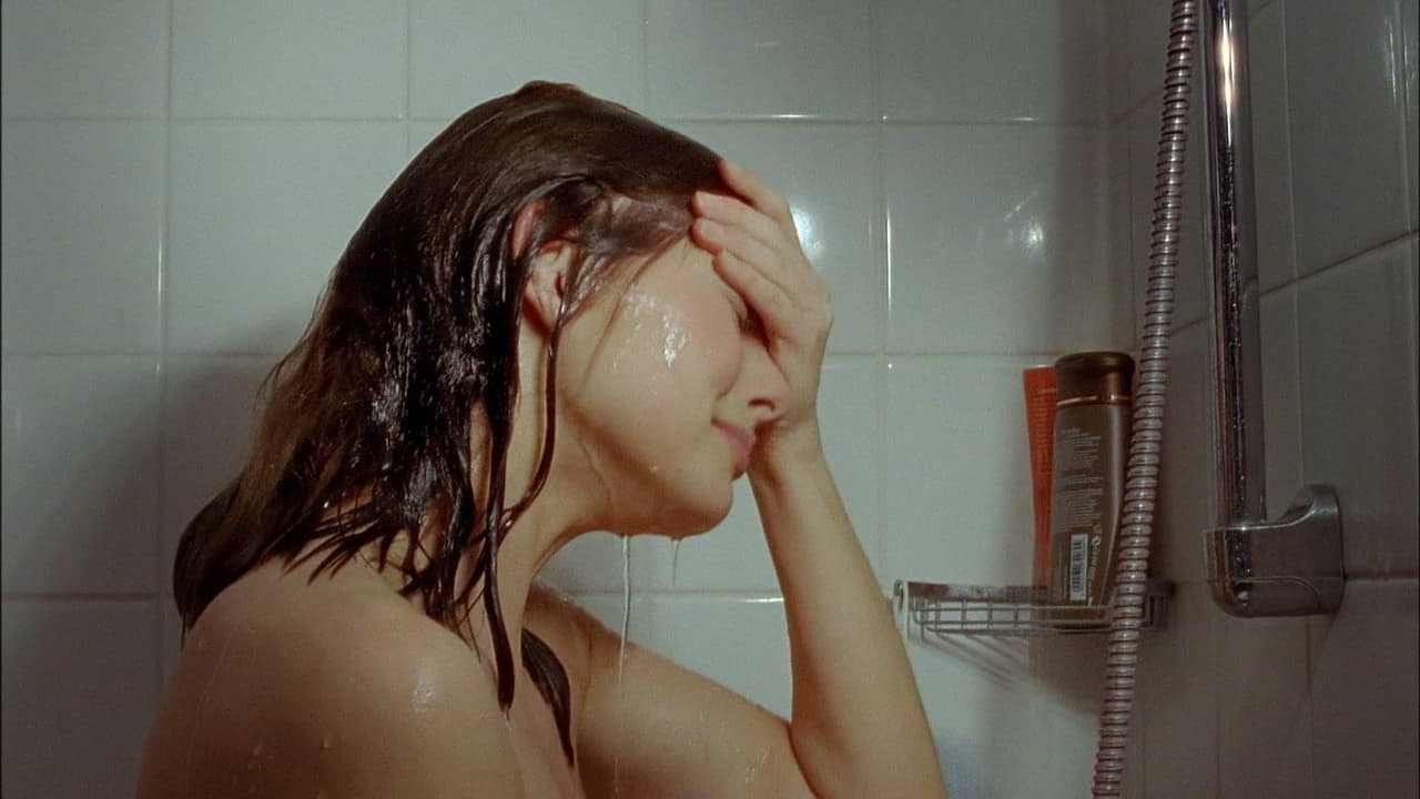 Yvonne Catterfeld cleavage movie scene 2009 Yvonne Catterfeld cleavage movie scene 2009