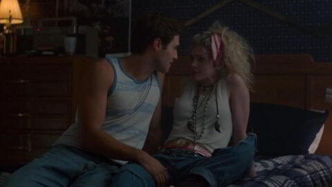 Elena Kampouris Sexy Shoplifters of the World 2021 4