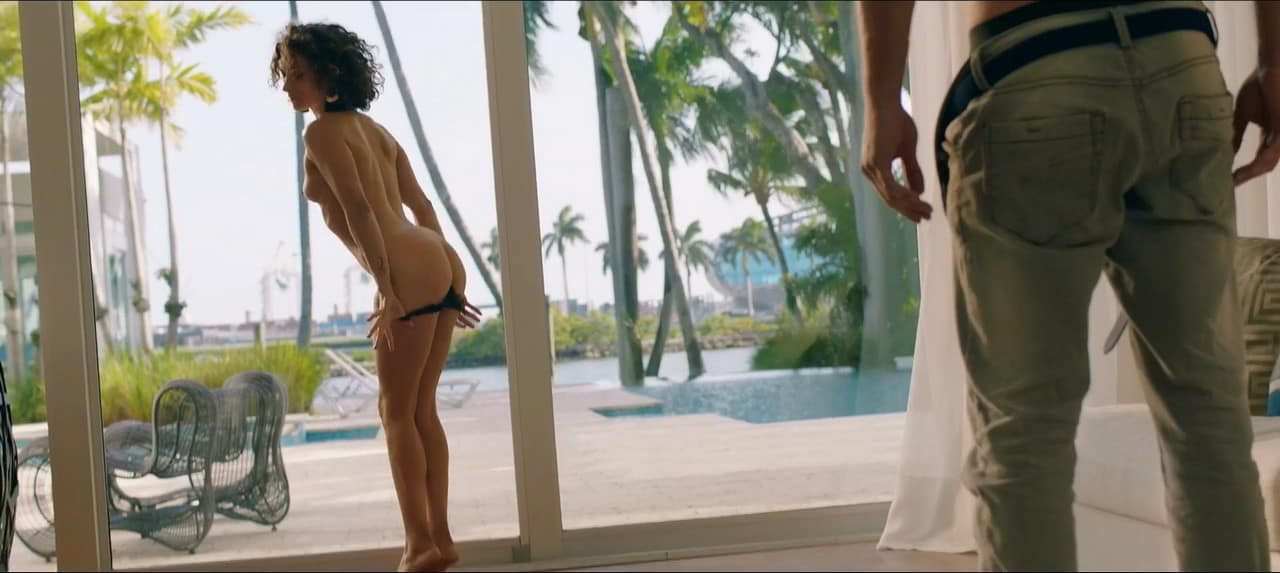 Eva van de Wijdeven, Dorien Rose Duinker topless Onze Jongens in Miami Eva van de Wijdeven, Dorien Rose Duinker topless Onze Jongens in Miami