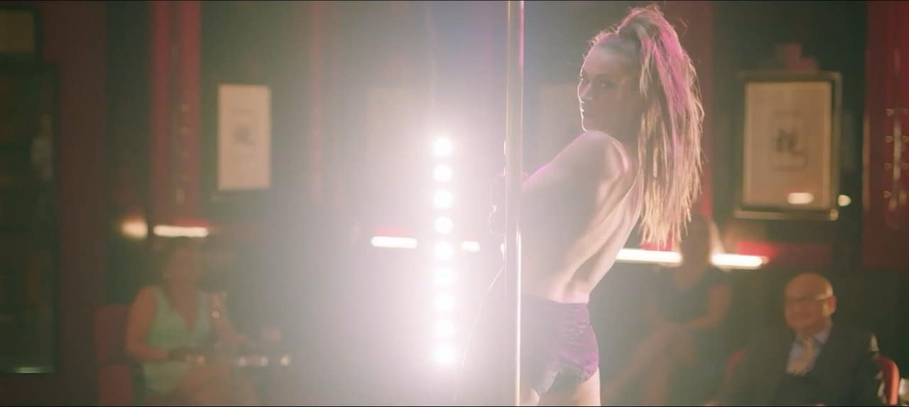 Eva van de Wijdeven, Dorien Rose Duinker topless Onze Jongens in Miami Eva van de Wijdeven, Dorien Rose Duinker topless Onze Jongens in Miami