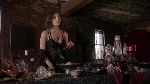 Kelly Curran Sexy, Lorin Doctor Nude - Don't Let Her In (2021)