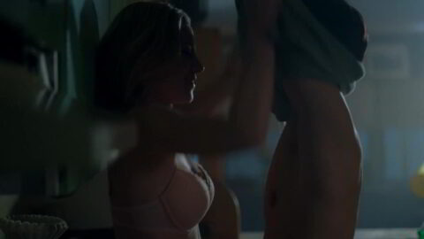 Lili Reinhart Sexy - Riverdale - S01E13 (2017)