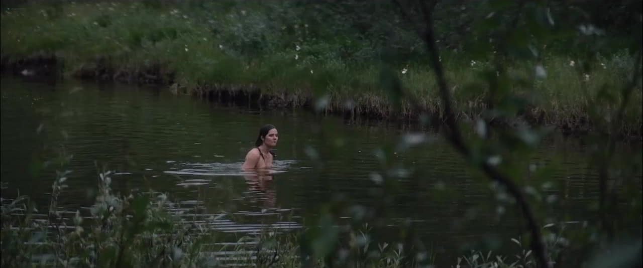 Asta Kamma August, Alma Poysti topless Händelser vid vatten - S01E01-04 Asta Kamma August, Alma Poysti topless Händelser vid vatten - S01E01-04
