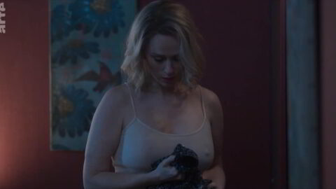 Audrey Fleurot Sexy Esprit dhiver S01E02 2022 3