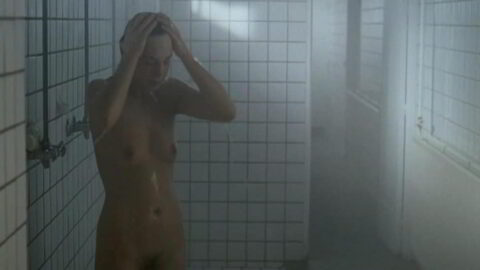 Eline Kuppens Nude Linkeroever 2008 2