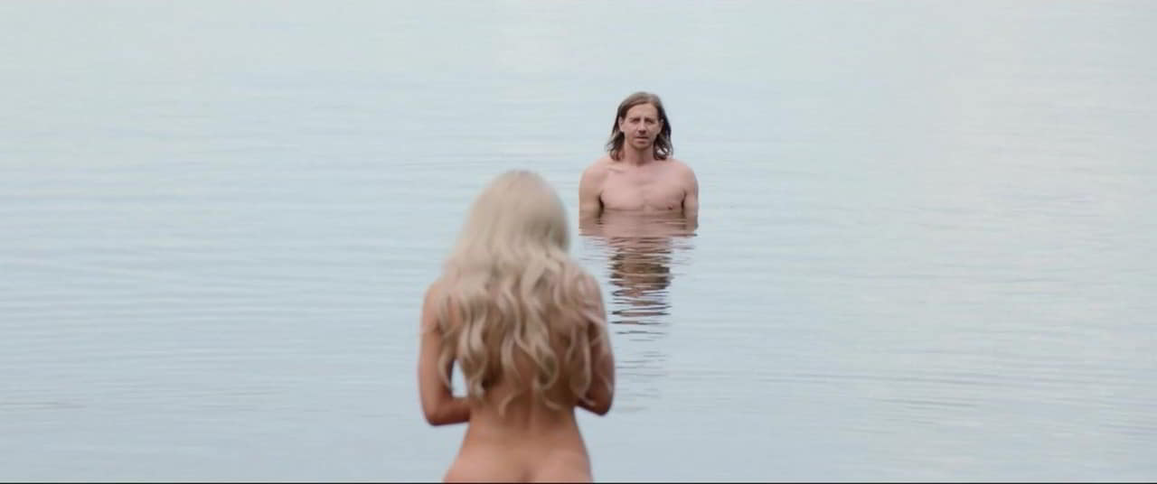 Elli Rhiannon Muller Osborne cleavage movie scene 2025 Elli Rhiannon Muller Osborne cleavage movie scene 2025