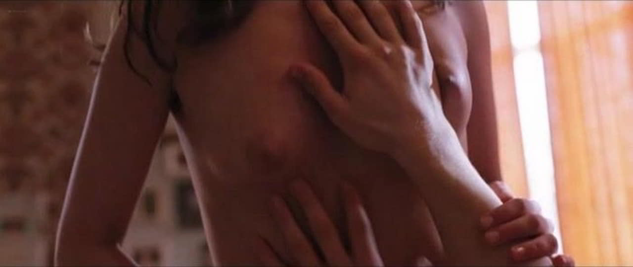 Lois de Jong, Hadewych Minis cleavage movie scene 2009 Lois de Jong, Hadewych Minis cleavage movie scene 2009