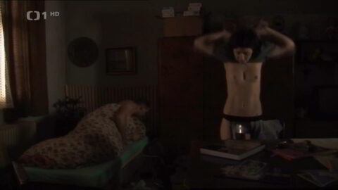Martha Issova Nude Hop nebo trop S02E04 2008 6