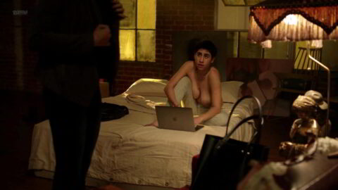 Michelle Badillo Nude Mishel Prada Nude Melissa Barrera Nude Vida S01E03 2018 05