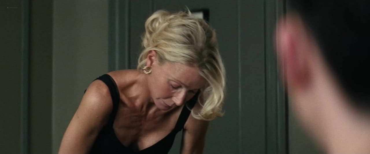 Watch Odessa A'zion, Gwyneth Paltrow naked scene Watch Odessa A'zion, Gwyneth Paltrow naked scene