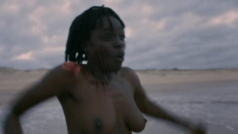 Tracy Gotoas Nude Du crepitement sous les neons 2022 6