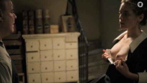 Valerie Stoll Nude Eldorado KaDeWe S01E01 2021 1