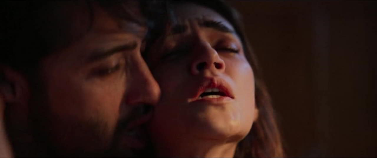 Watch Kriti Sanon naked scene Watch Kriti Sanon naked scene