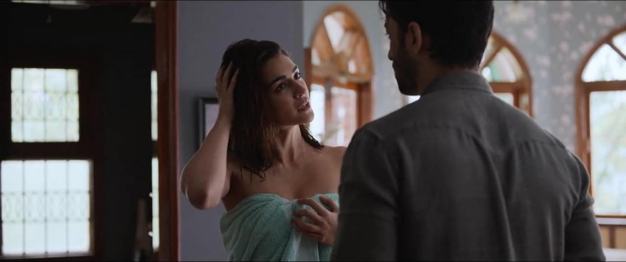 Kriti Sanon nude scene in Do Patti Kriti Sanon nude scene in Do Patti