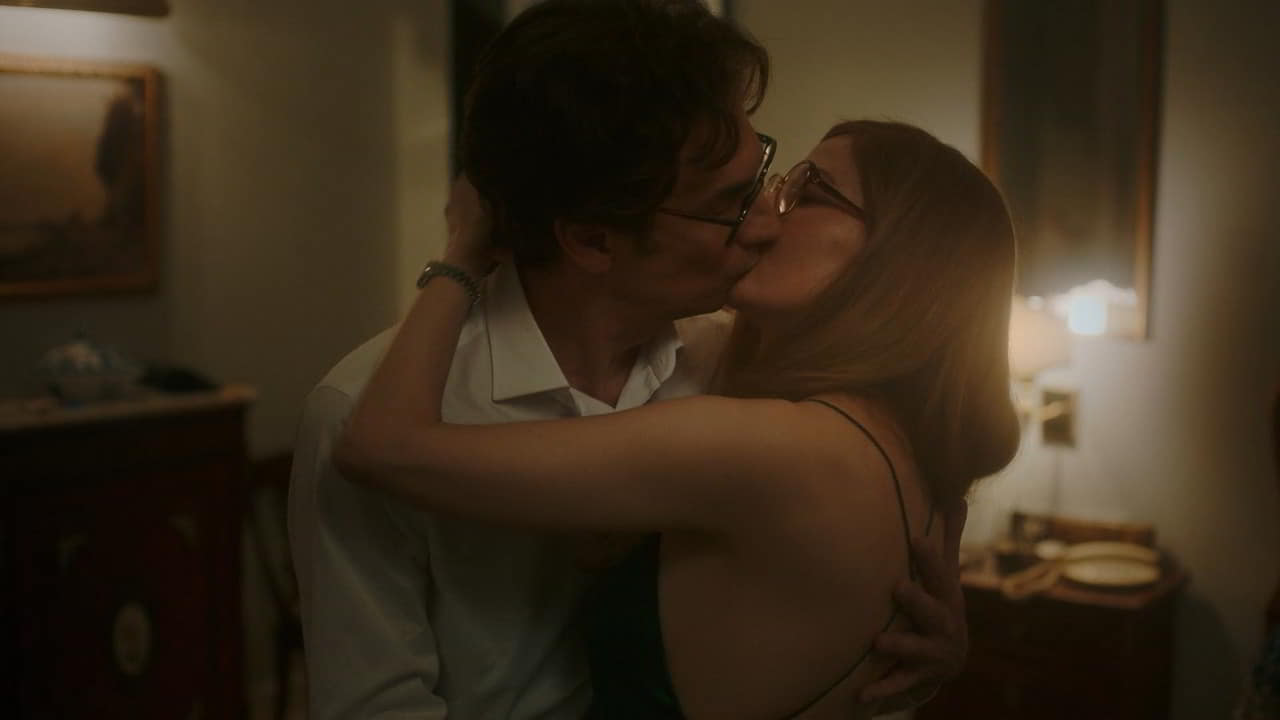 Alba Rohrwacher bare butt in My Brilliant Friend - S04E01 Alba Rohrwacher bare butt in My Brilliant Friend - S04E01