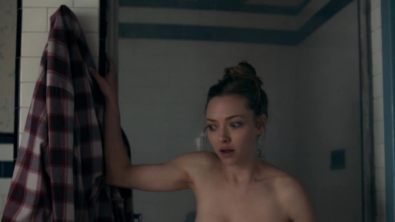 Amanda Seyfried, Natalia Dyer nude scene in Things Heard & Seen Amanda Seyfried, Natalia Dyer nude scene in Things Heard & Seen