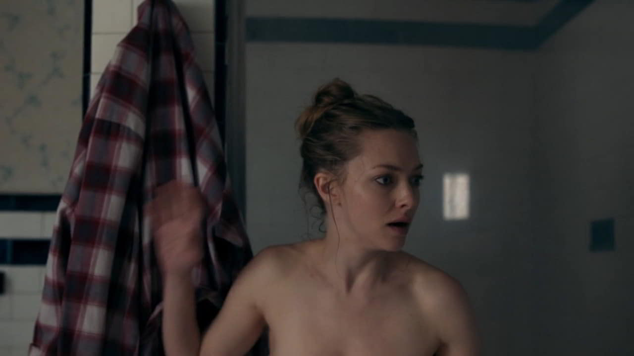 Amanda Seyfried, Natalia Dyer bare butt in Things Heard & Seen Amanda Seyfried, Natalia Dyer bare butt in Things Heard & Seen