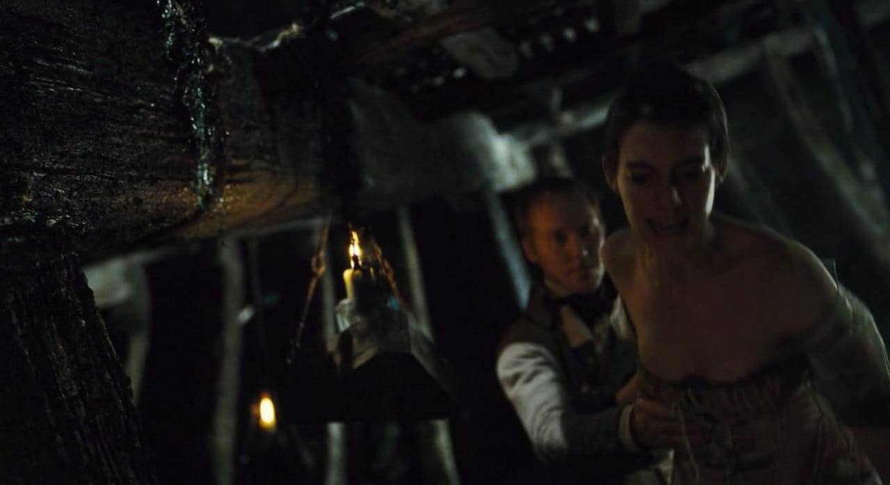 Anne Hathaway cleavage movie scene 2012 Anne Hathaway cleavage movie scene 2012